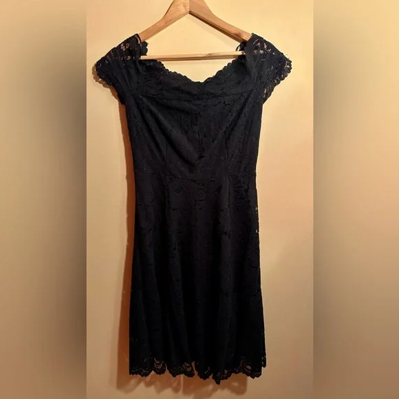 le chateau black lace dress - Picture 4 of 8